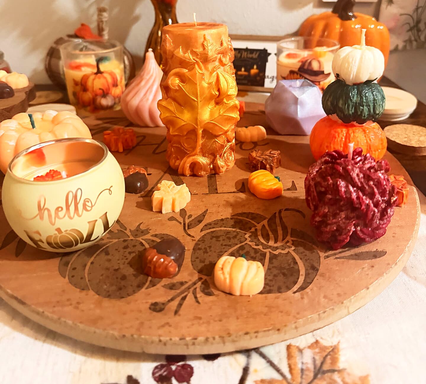 Maple leaf pillar & harvest tray